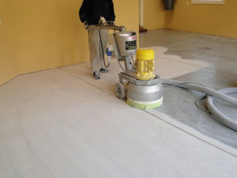 Por que a remoção do revestimento deve ser o primeiro passo na restauração do piso
