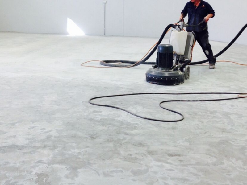 Como preencher a lacuna entre lixar e polir com almofadas de transição