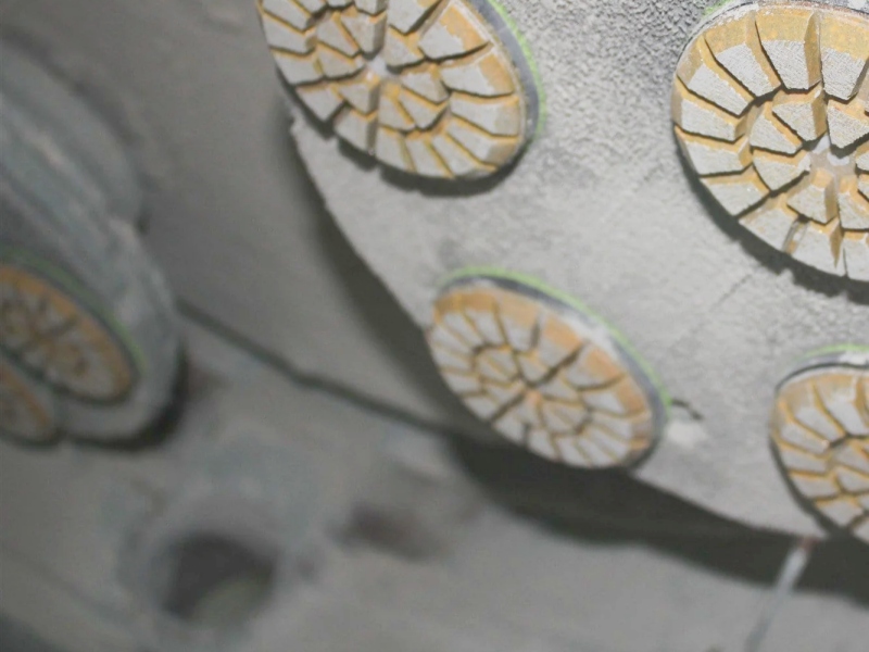 Como as boinas de transição melhoram a eficiência e a nitidez do polimento