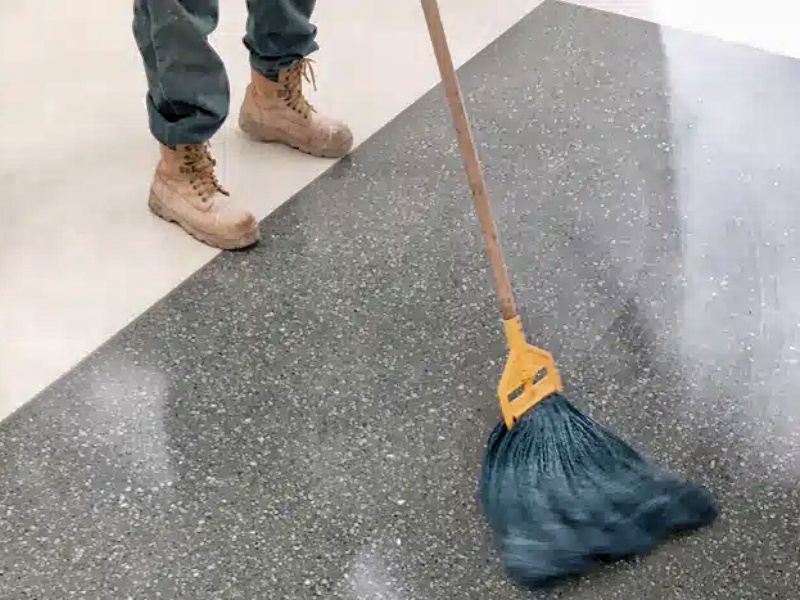 Os benefícios da manutenção regular para prevenir problemas em pisos de granilite